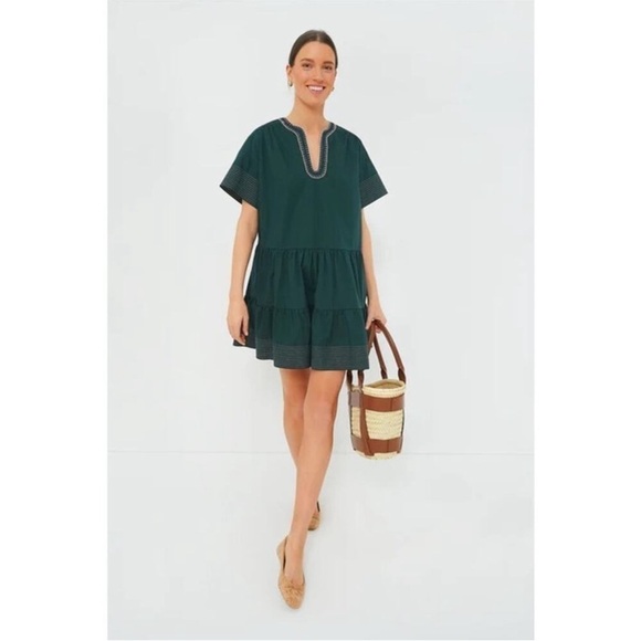 Pomander Place Dresses & Skirts - Pomander Place by Tuckernuck Evergreen Kinsley Dress L NWT Tiered Mini Shift